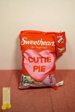 Iscream Sweethearts Packaging Stuffed Animal